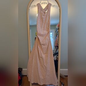 Line & Dot Light Pint Open Back Dress